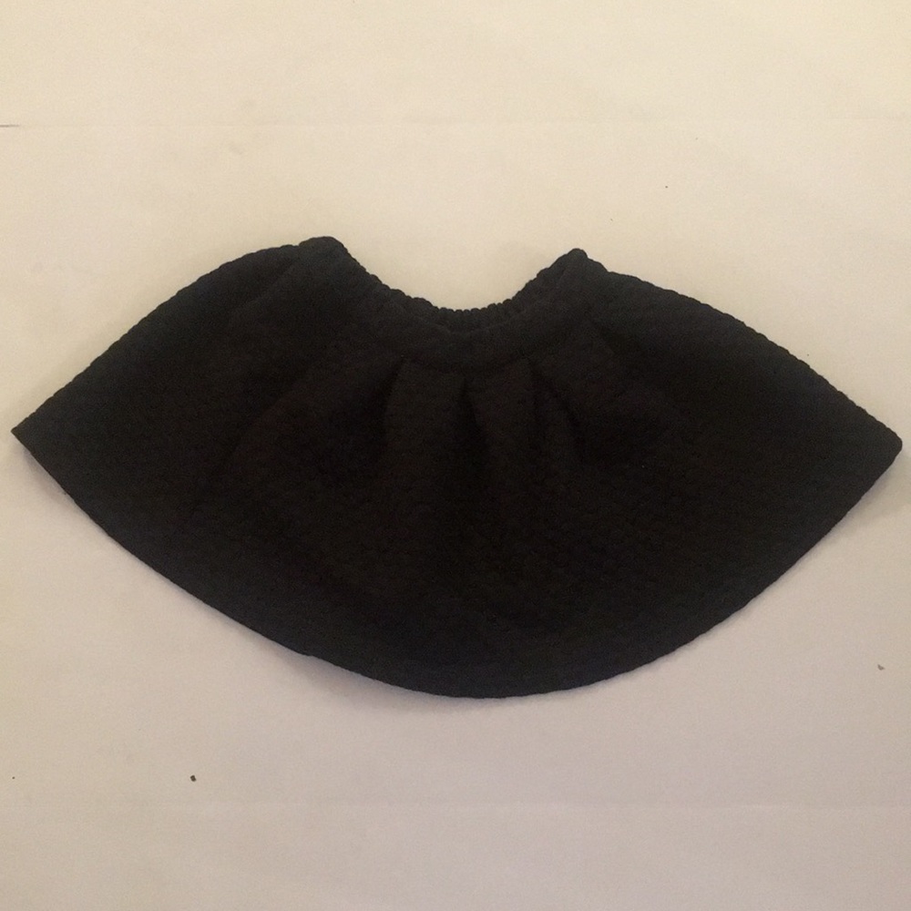 Black skirt with a 3D circle design